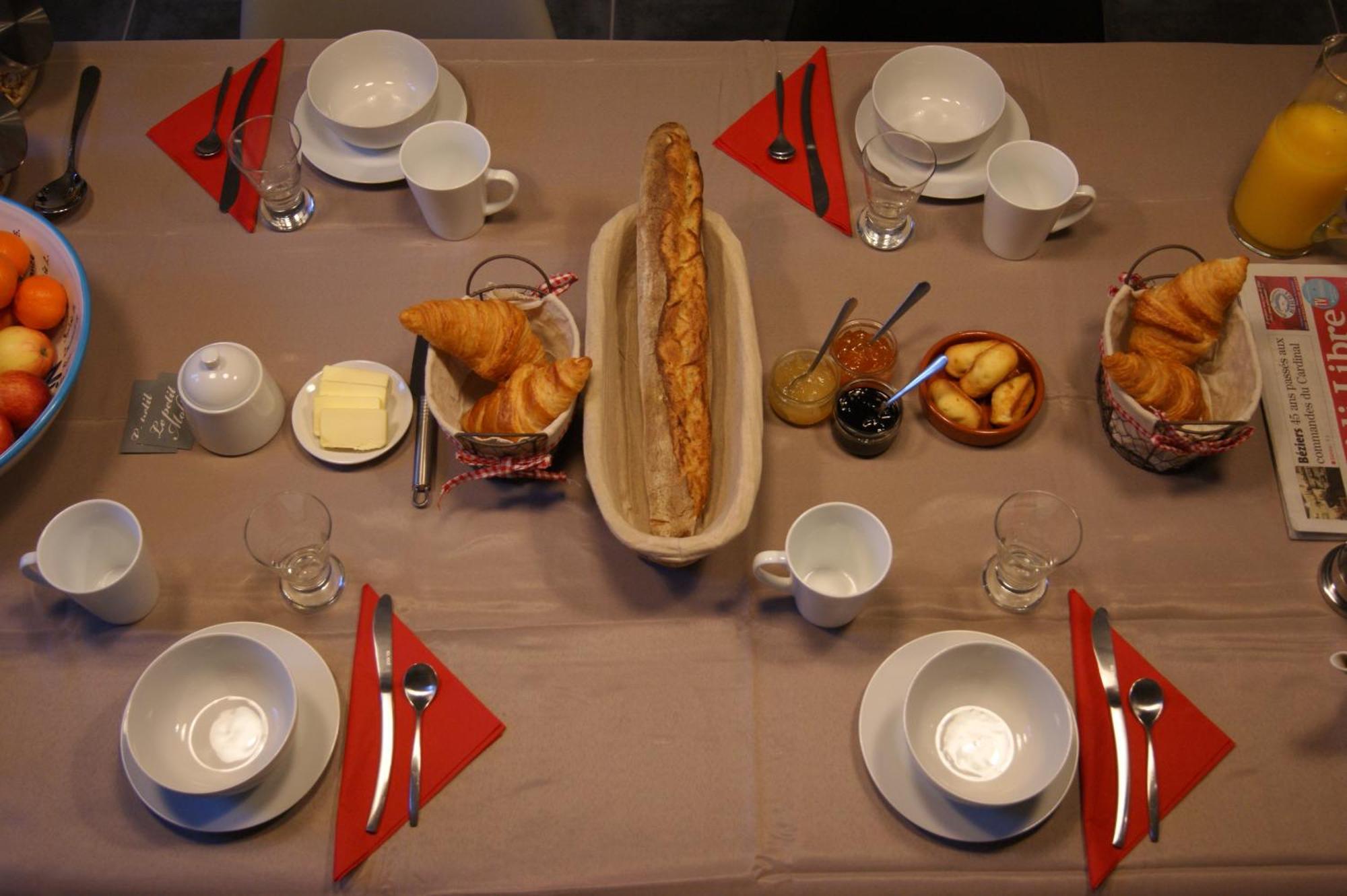 Le Petit Moliere Bed & Breakfast Servian Ngoại thất bức ảnh