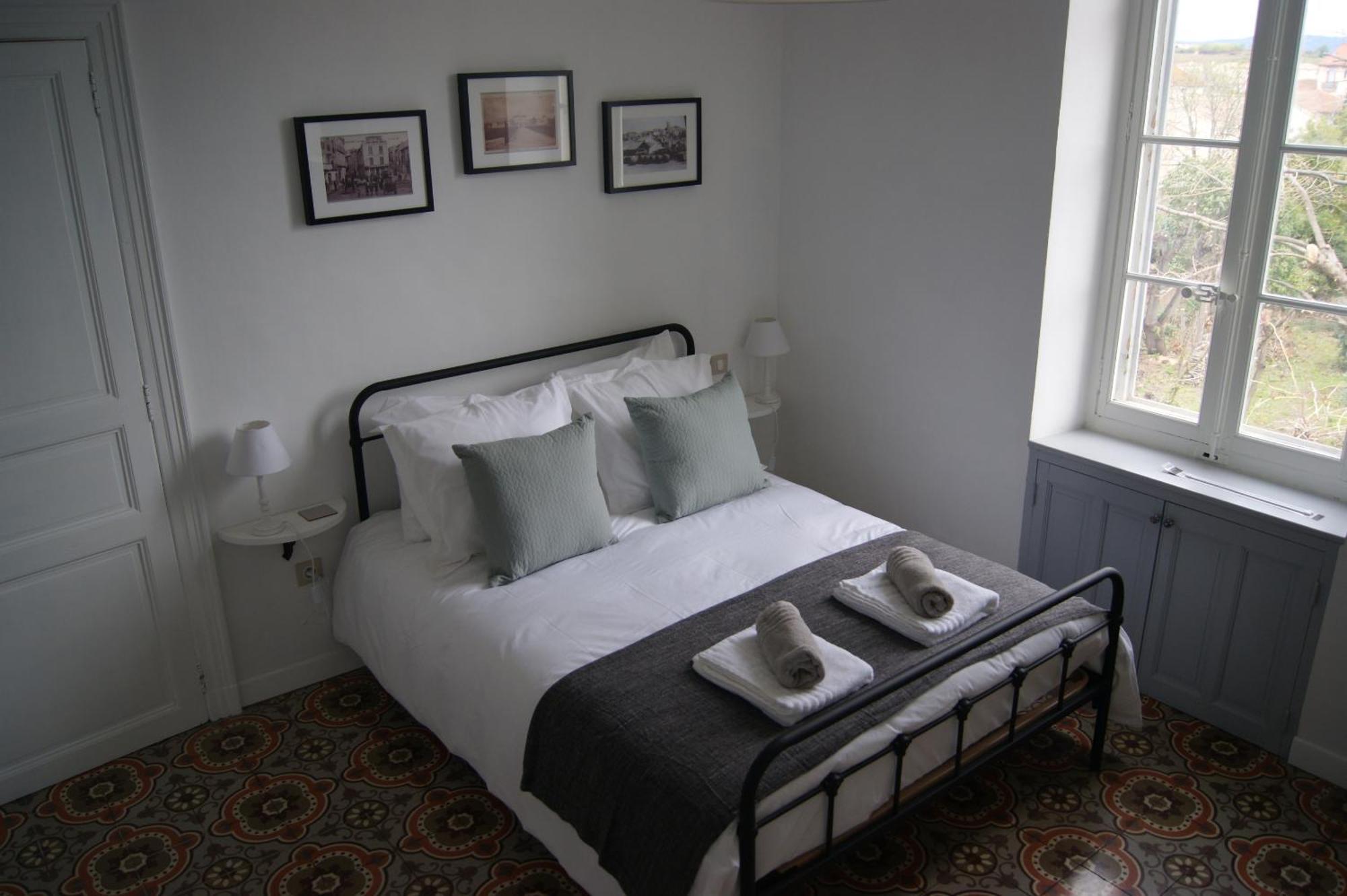 Le Petit Moliere Bed & Breakfast Servian Phòng bức ảnh